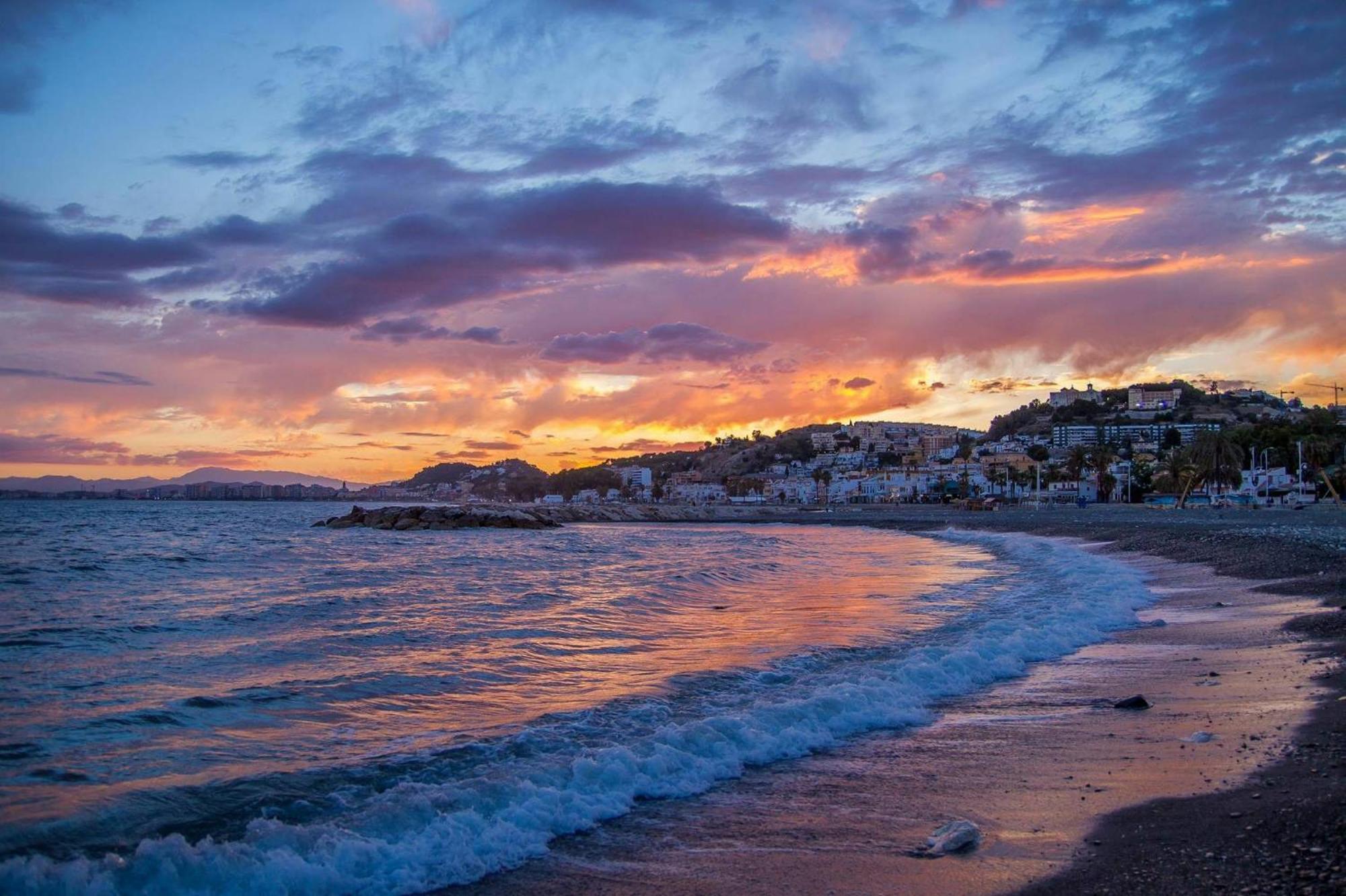 Apartamento Los Tres Soles Málaga Esterno foto