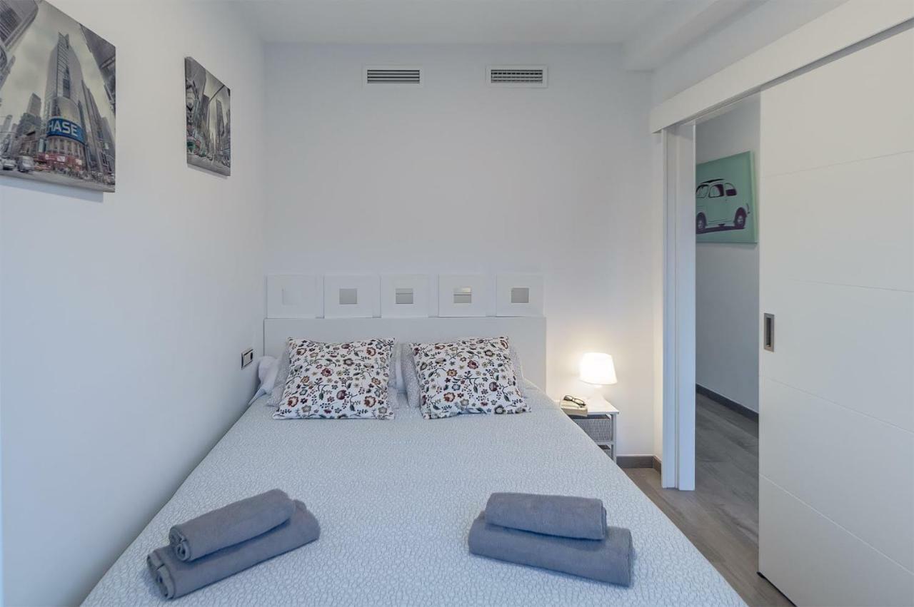 Apartamento Los Tres Soles Málaga Esterno foto